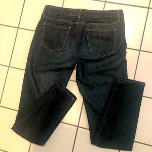 Tommy Hilfiger dark wash skinny jeans. Size 4R. Excellent used condition!